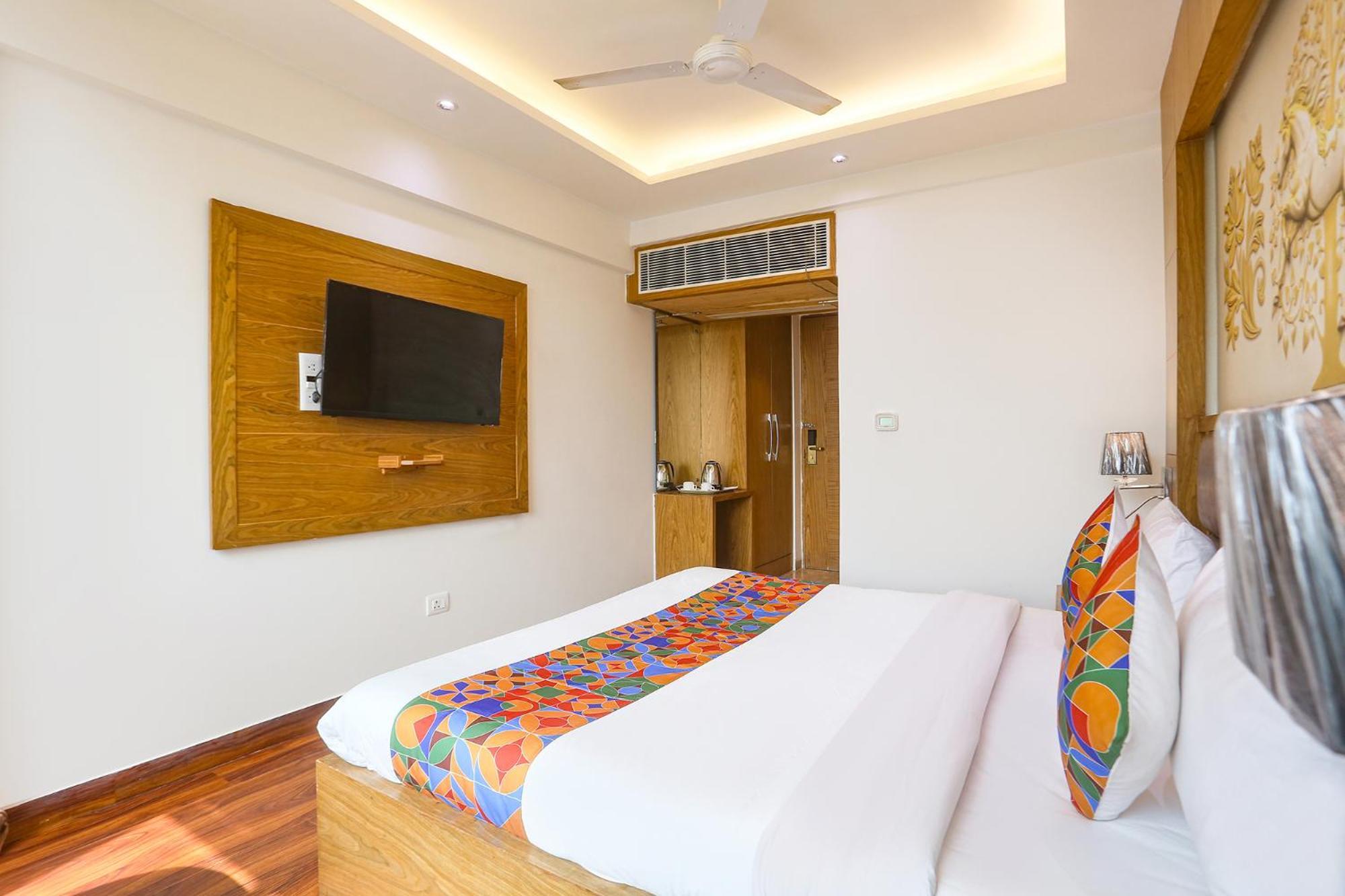 Fabhotel Prime Star 17 - Nr Yashobhoomi Convention Centre 델리 외부 사진