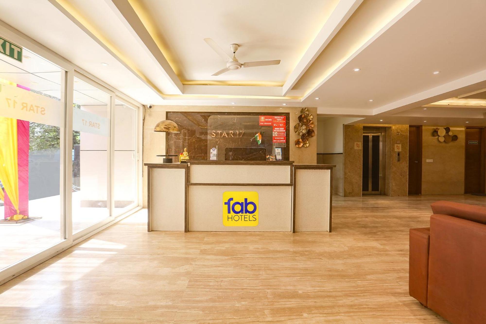 Fabhotel Prime Star 17 - Nr Yashobhoomi Convention Centre 델리 외부 사진