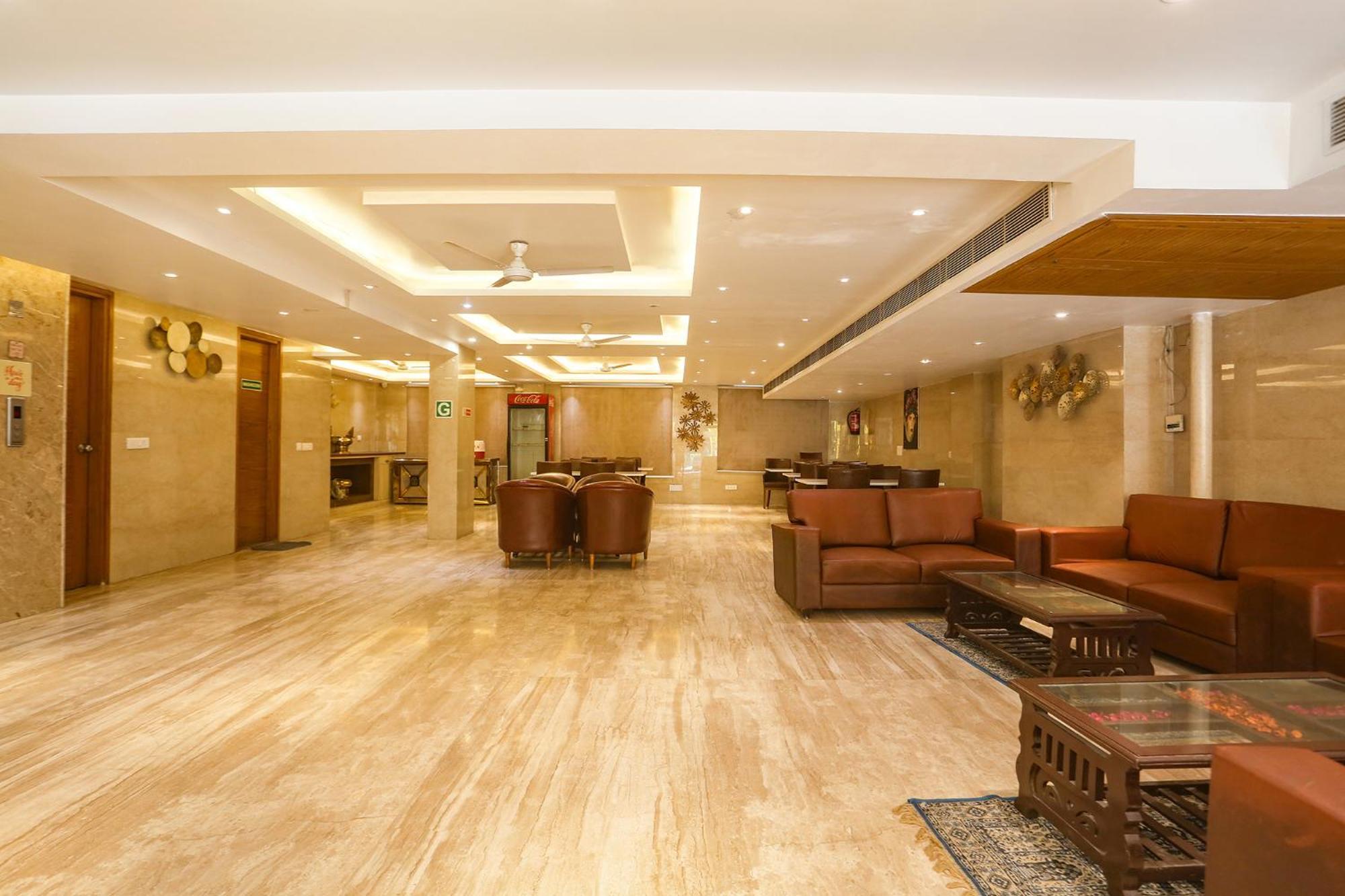 Fabhotel Prime Star 17 - Nr Yashobhoomi Convention Centre 델리 외부 사진
