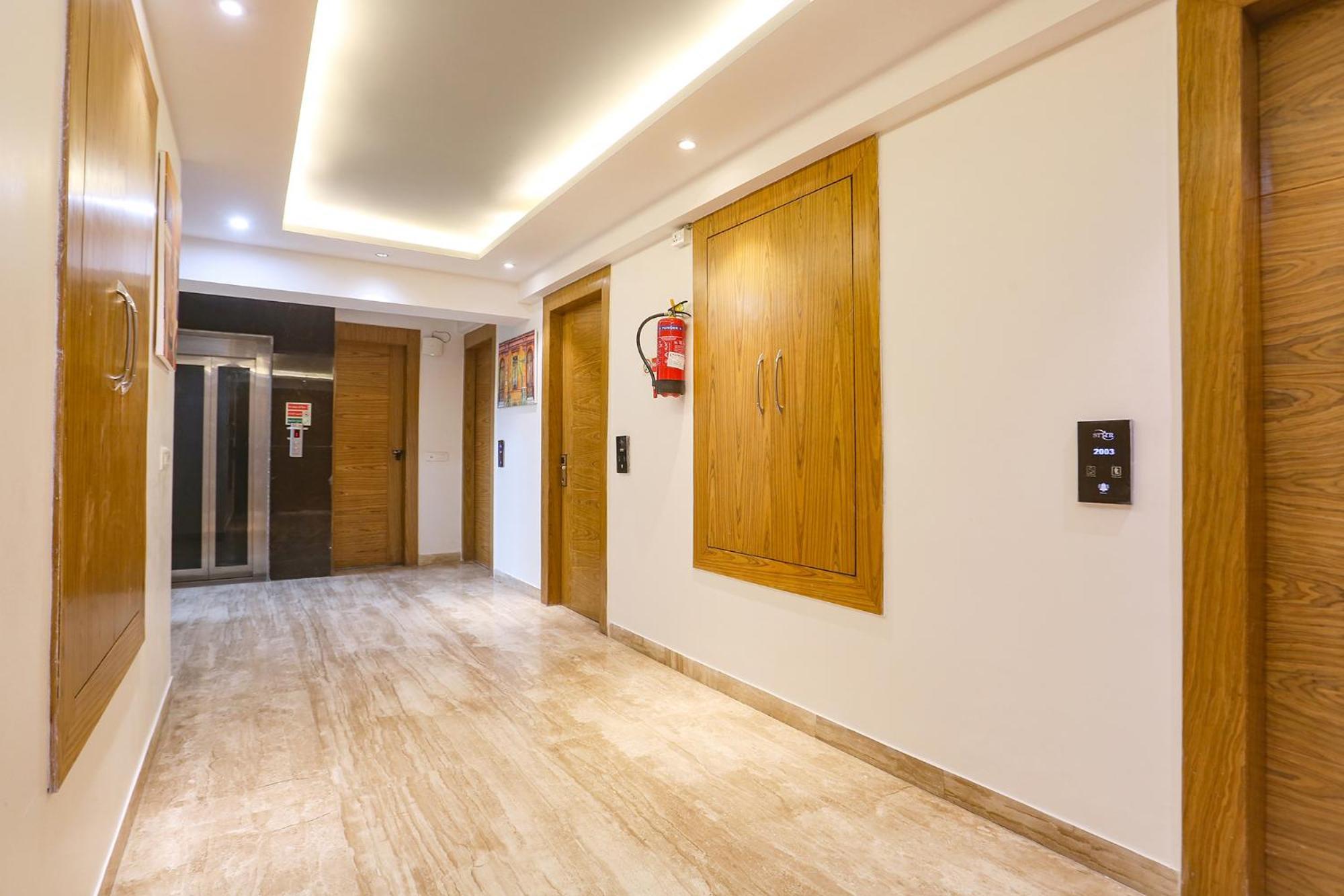Fabhotel Prime Star 17 - Nr Yashobhoomi Convention Centre 델리 외부 사진