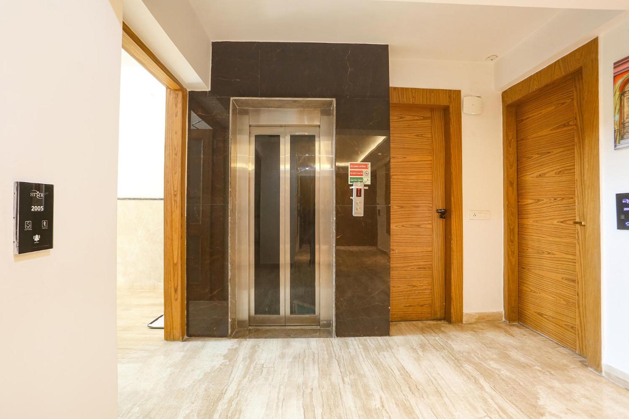 Fabhotel Prime Star 17 - Nr Yashobhoomi Convention Centre 델리 외부 사진
