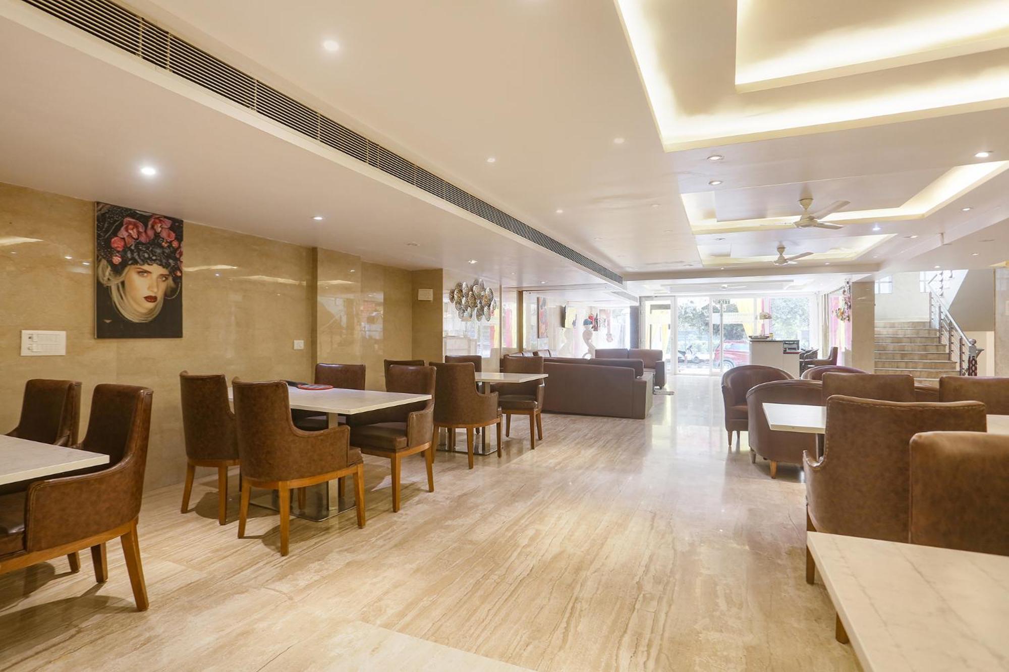 Fabhotel Prime Star 17 - Nr Yashobhoomi Convention Centre 델리 외부 사진